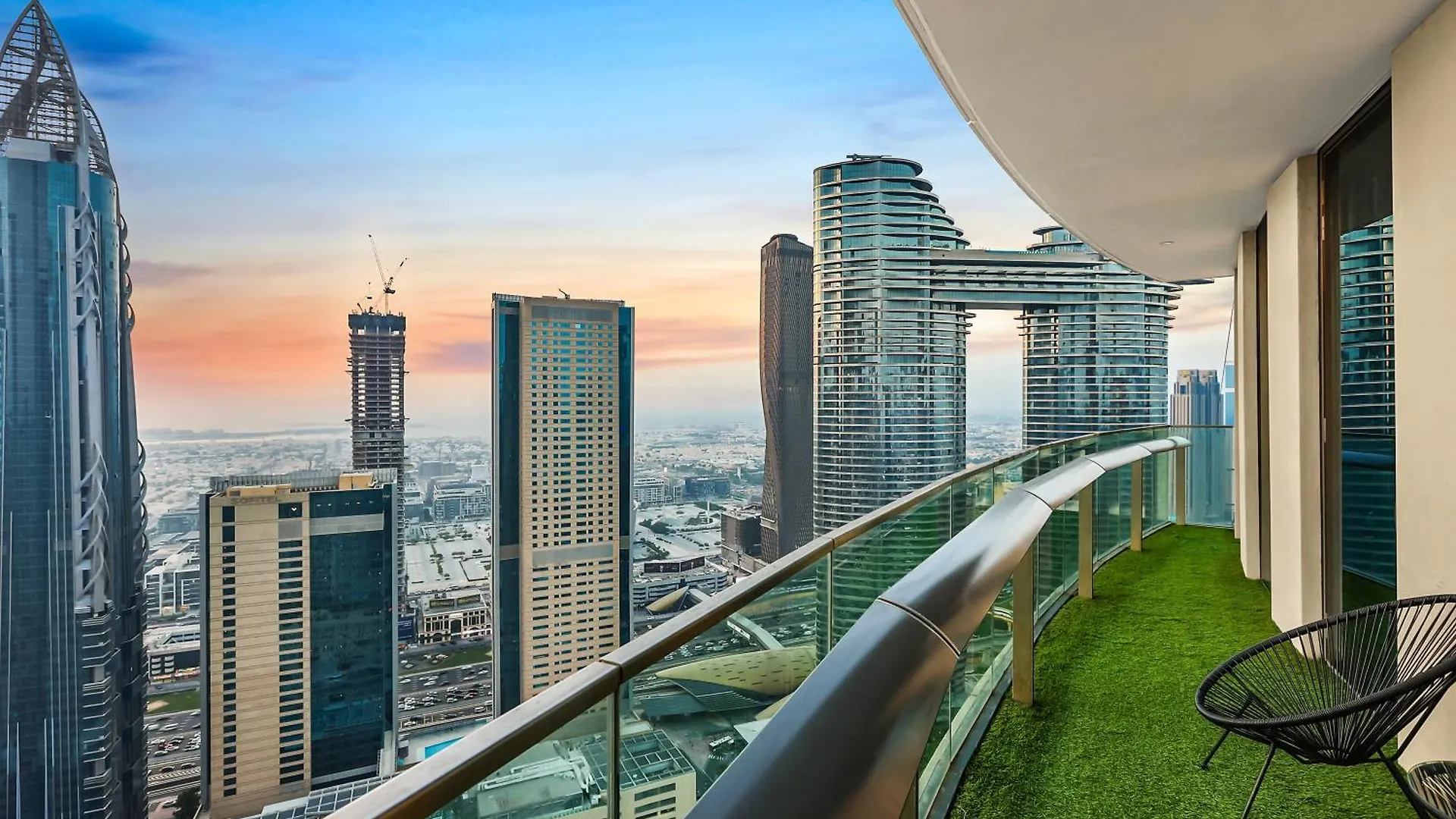 First Class Dubai 2Br Apartment Amazing Skyline And Sea Views From Balcony